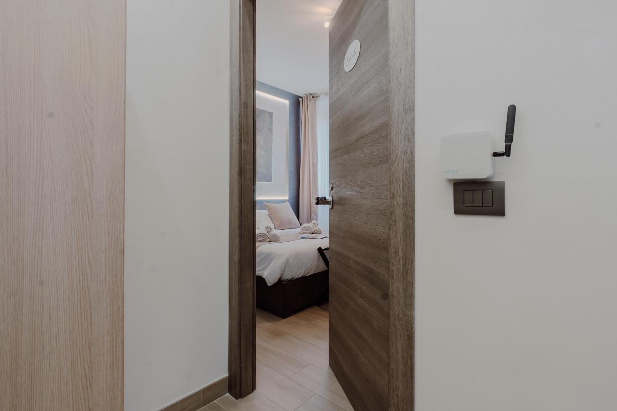 Hotel Domus Aeterna - Re Di Roma Zewnętrze zdjęcie