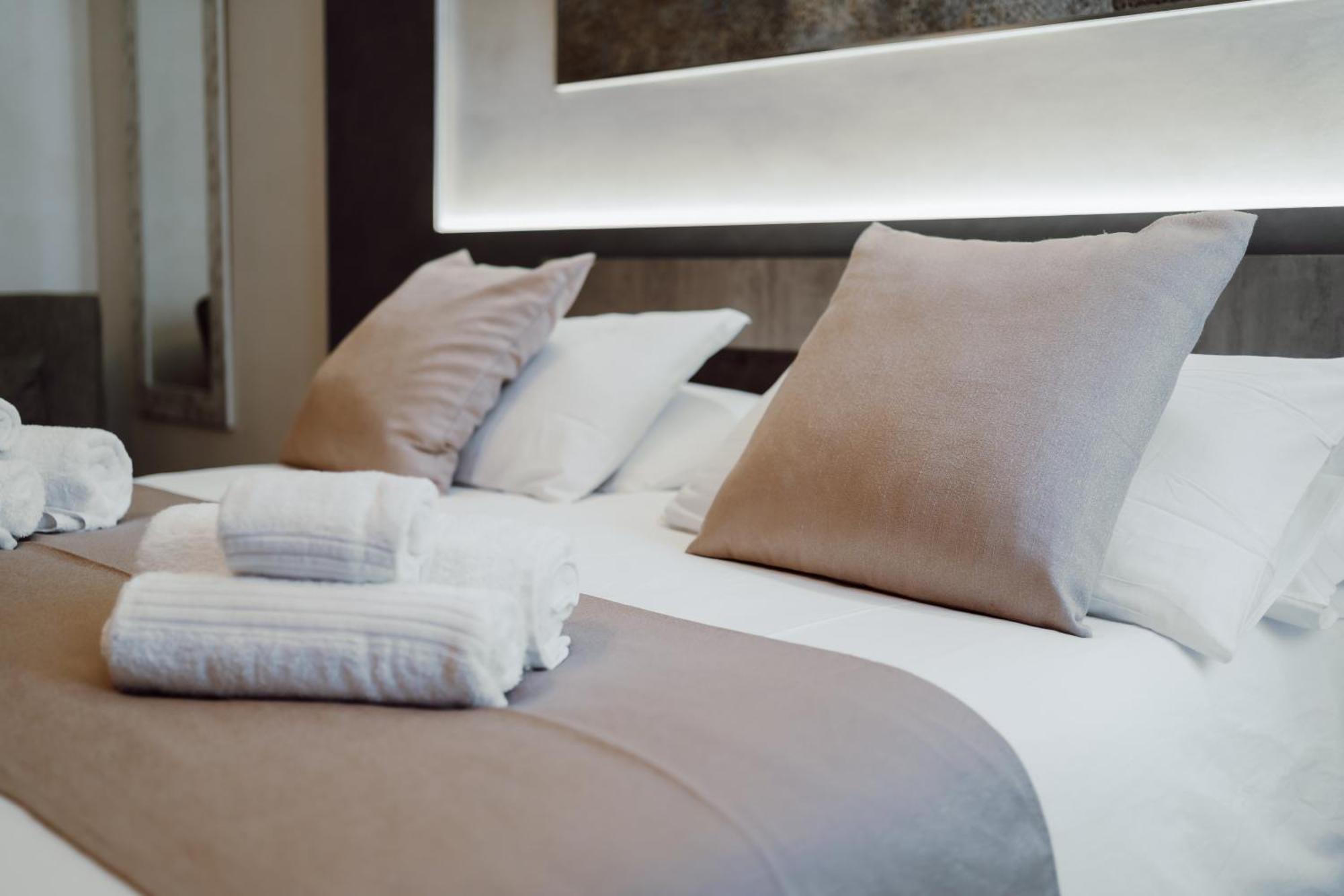 Hotel Domus Aeterna - Re Di Roma Zewnętrze zdjęcie