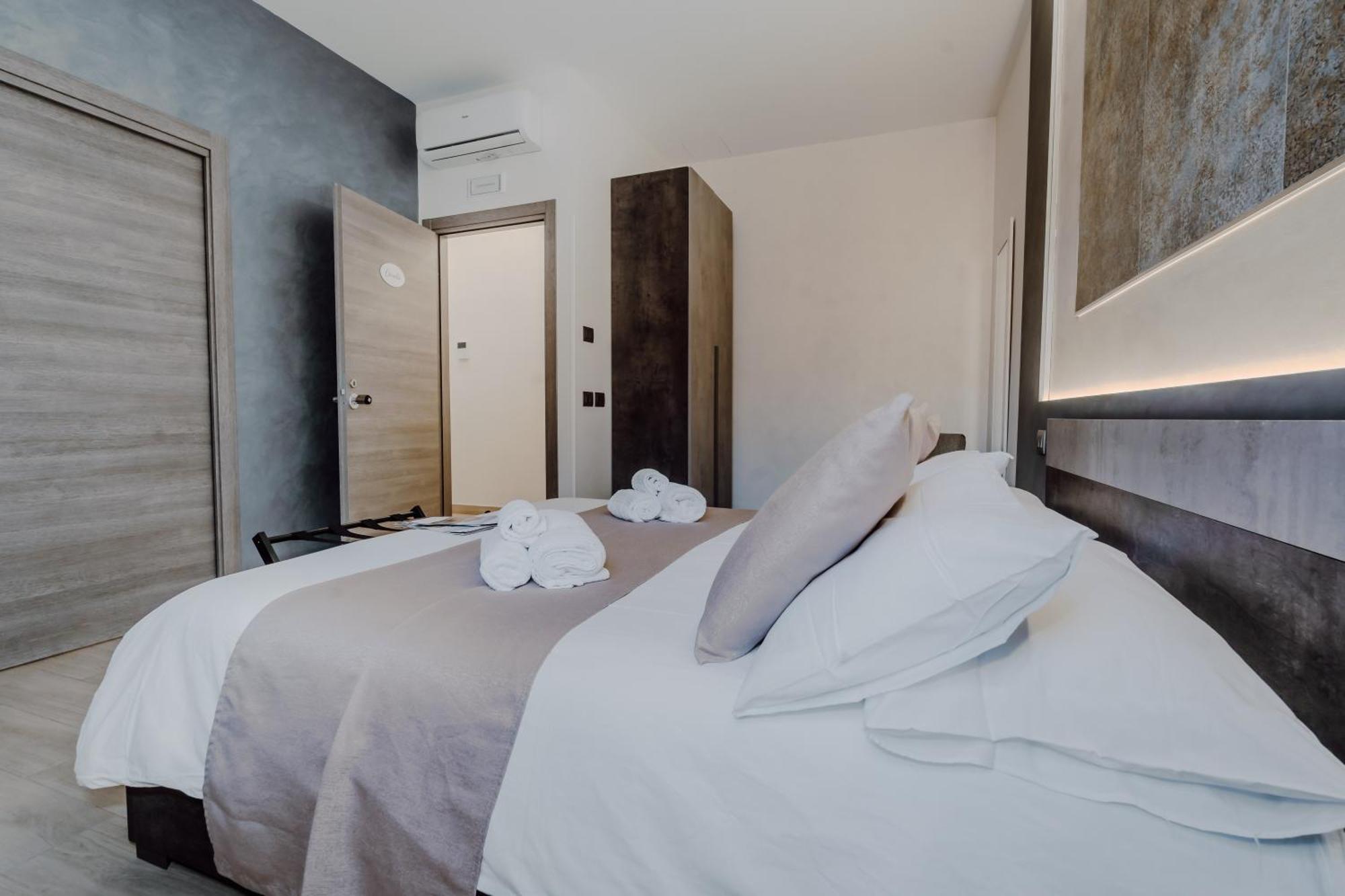 Hotel Domus Aeterna - Re Di Roma Zewnętrze zdjęcie