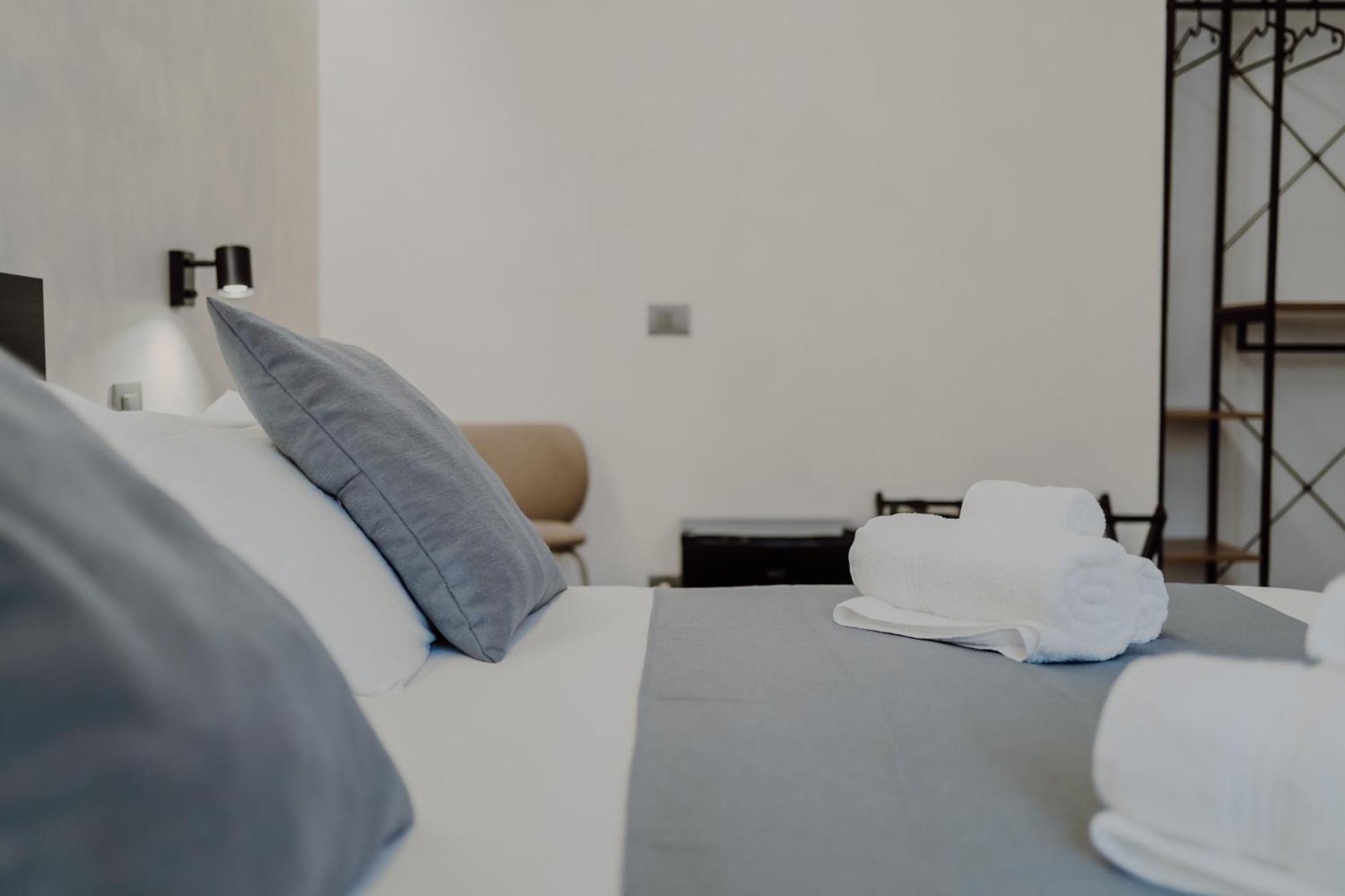 Hotel Domus Aeterna - Re Di Roma Zewnętrze zdjęcie