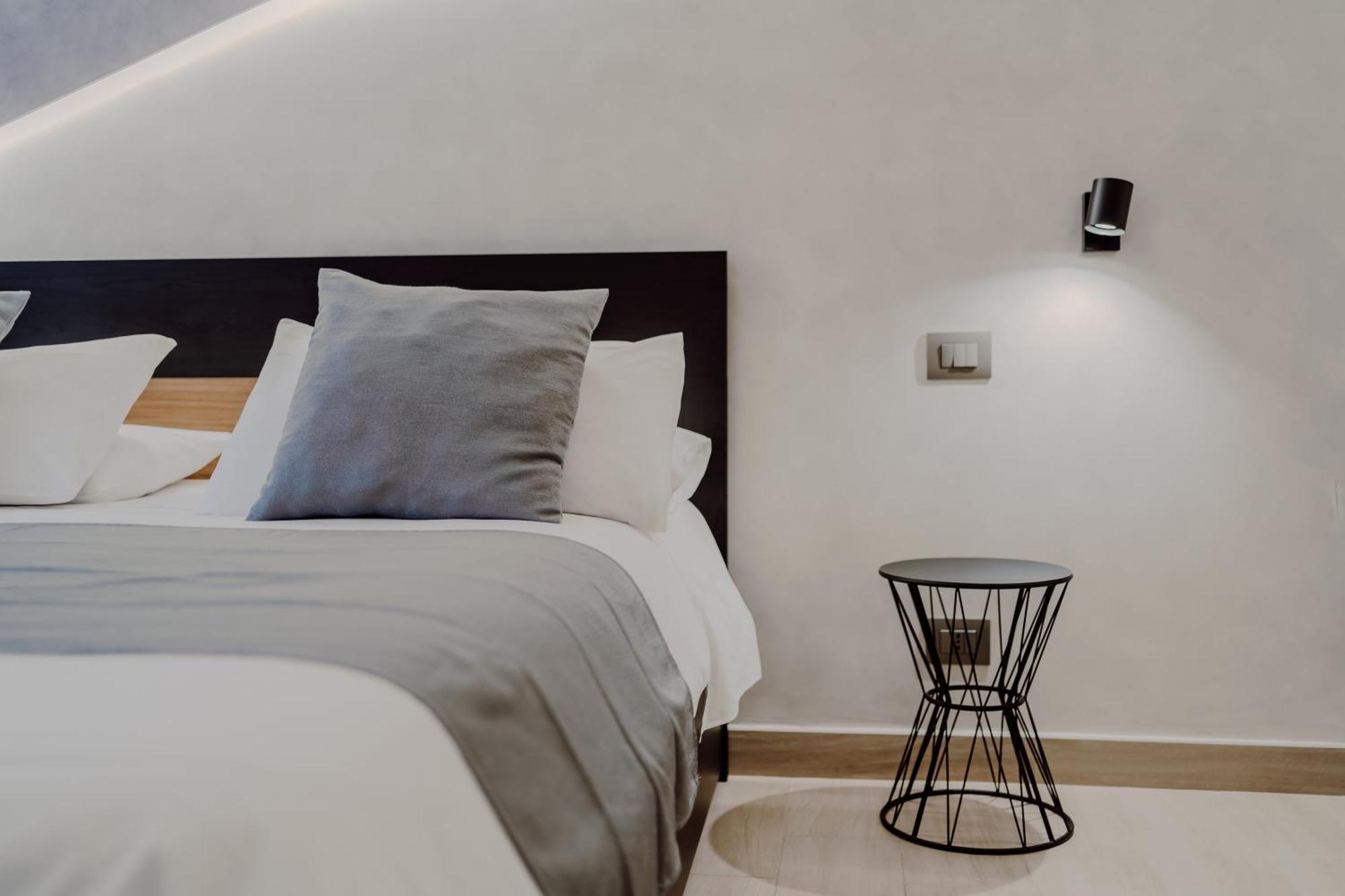 Hotel Domus Aeterna - Re Di Roma Zewnętrze zdjęcie