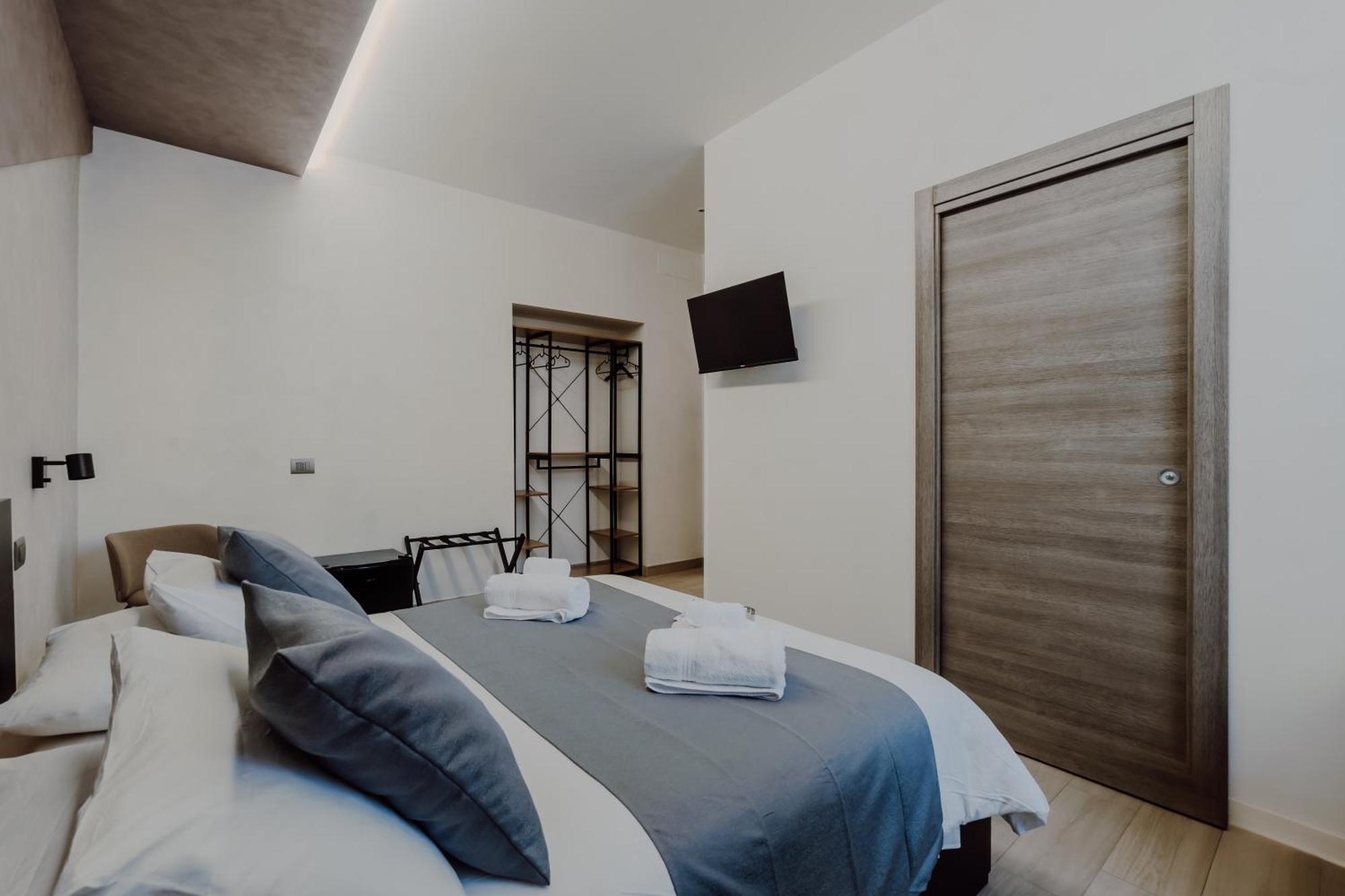 Hotel Domus Aeterna - Re Di Roma Zewnętrze zdjęcie
